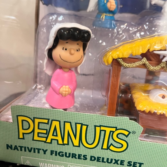 Disney Peanuts Nativity Figures Deluxe Set - Picture 3 of 9